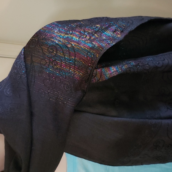 SALE‼️ Fringe Scarf - Picture 2 of 5